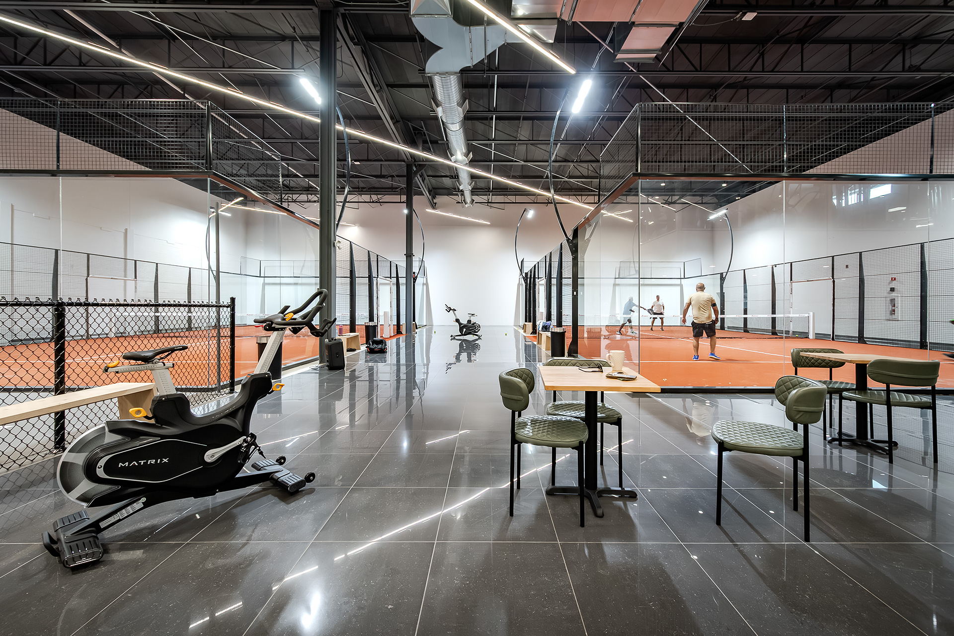 Le Deuce Club : là où le sport rencontre la communauté
